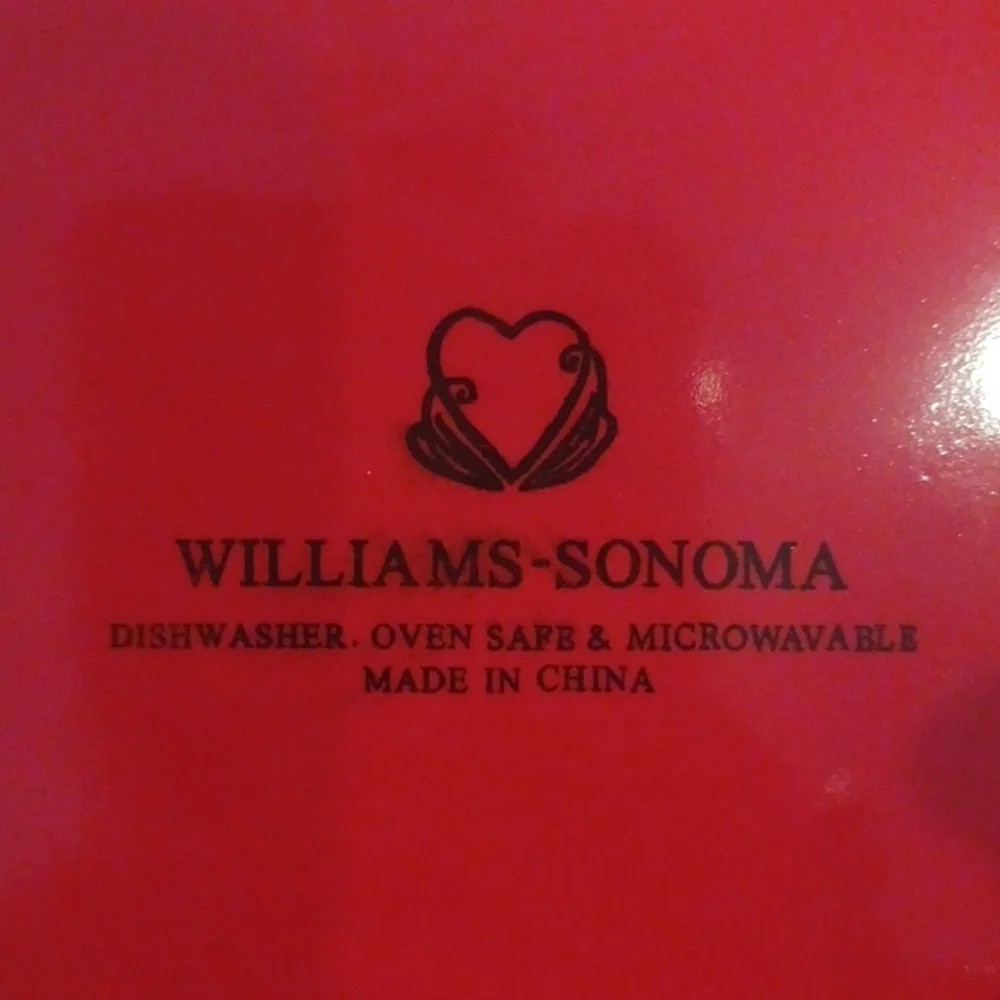 Williams-Sonoma Set of 4 Scalloped Heart Mini Plates